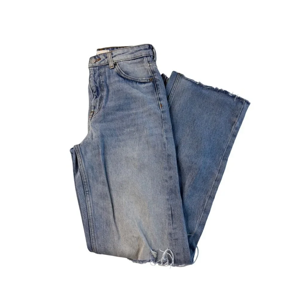 Zara Womens Distressed Straight-Leg Light Wash Denim Jeans SZ 4 Raw Hem - Picture 3 of 9